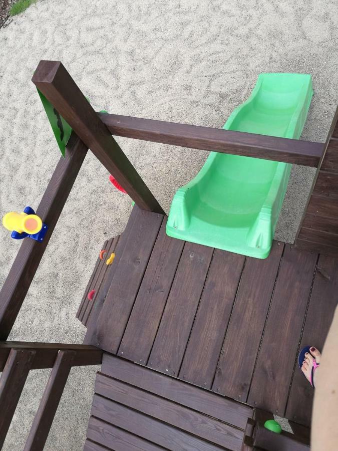 Caloroczne Domy Do Wynajecia Narty Bagian luar foto
